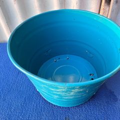 Green tin flower pot