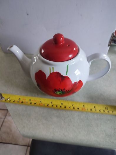 Rayware Alpine Poppy Teapot plus 5 Aynsley dessert plates and 3 dinner plates BREEZE everyday use.
