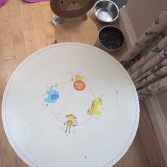 kids table and chair