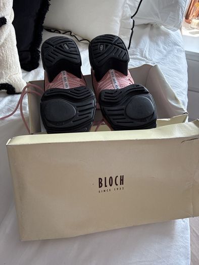 ladies dance shoes