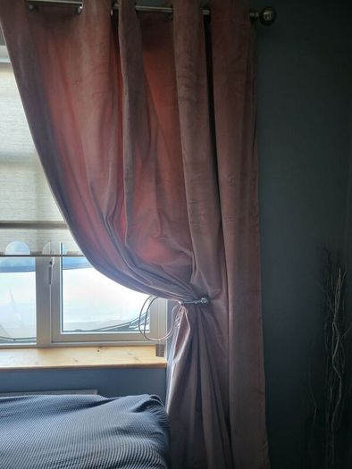 Dusky pink fully lined curtains with matching curtains