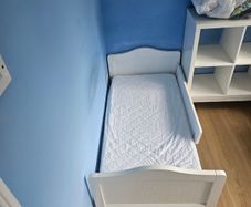 Toddler bed