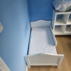 Toddler bed
