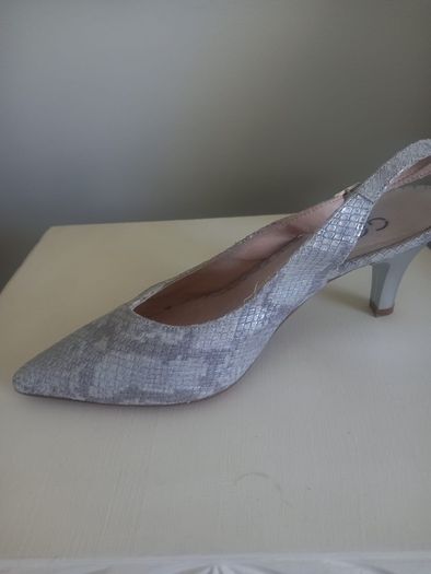 Silver sling back heels - Size 39