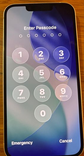 iPhone 14 white