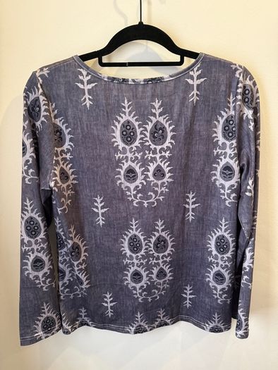 Beautiful Grey Floral Design Top Size S!