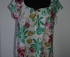 Dorothy Perkins summer floral top size UK16 EUR44 Postage included