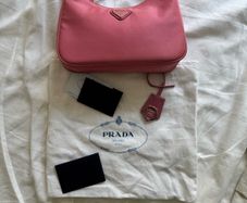 Prada re-edition 2000 mini bag pink