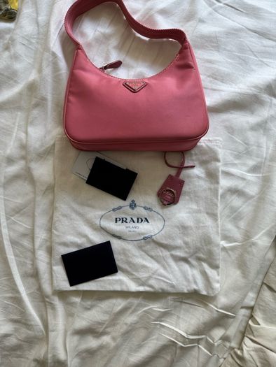 Prada re-edition 2000 mini bag pink