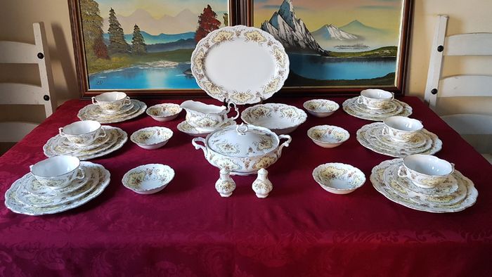 37 Piece Royal Albert September Song Gold Gilt Bone China Dinner Service / Set For 6 Person Setting Made In England Antique Rare And Hard To Find