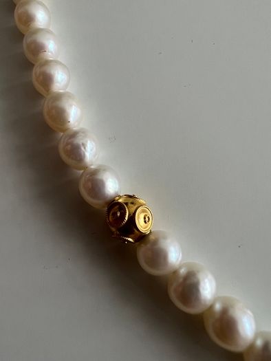 Pearl necklace w/ Gold beads