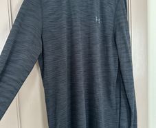 Under Armour heatgear top (XL)