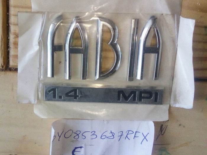 Skoda Fabia 1.4 Mpi Rear Boot Badge Emblem Skoda 6yo 853 687 Rfx