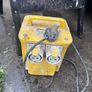 hitachi table saw with table and converter box Image 4