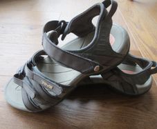 Teva sandals shoes BN