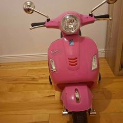 pink Vespa