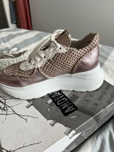 Andia Fora stylish runners