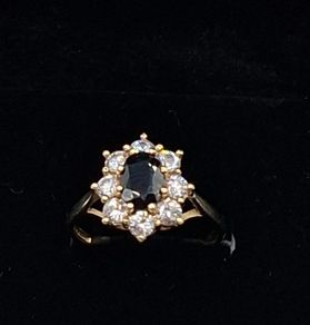 Vintage 9ct  gold cluster ring