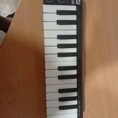 Akai Midi keyboard