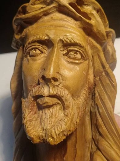Fabulous Hardwood Carving Of Jesus