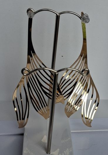 Gold Wavy Sculpted Fluid Leaf Earrings