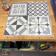 Vinyl peel and stick tiles