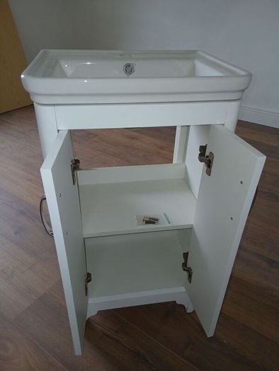 500mm Vanity and porcelain sink