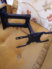 New tv wall mount with screws.