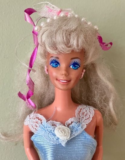 Vintage 1991 Pretty Surprise Barbie Doll