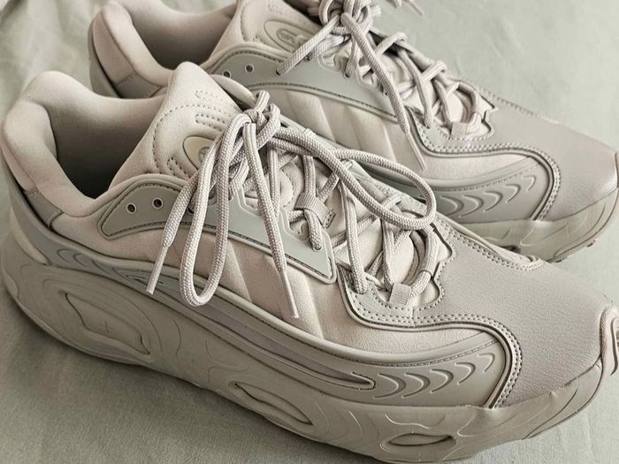 men shoes. adidas Originals Oznova Trainers