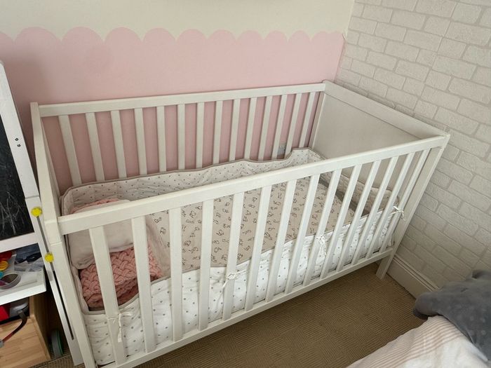 baby cot