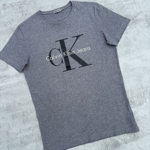 Grey Calvin Klein T-shirt