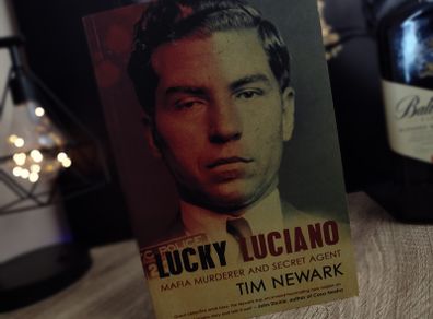 Lucky Luciano: Mafia Murderer and Secret Agent  ! True Crime ! 2011 ! Mainstream Publishing !