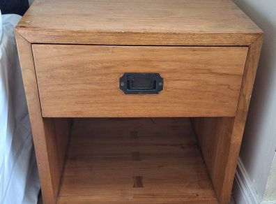 Bedside Table Wood, Quick sale, collection Ringsend