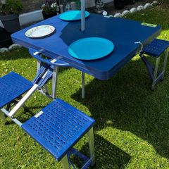 Picnic camping table