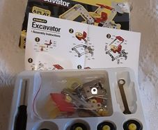 Stanley excavator construct & play