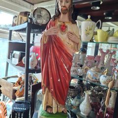 Old Religious Statues 1 Jesus, 2 of Mary and 1 Pope Price is for 1 Only Postage Available, Measurements in the photos,