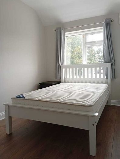 Bed frame and mattress - Monaco White