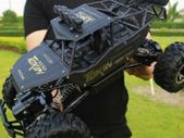 2.4g Extreme Monster Trucks Radio Remote Control Rc Car/buggy Very Fast 37cm
