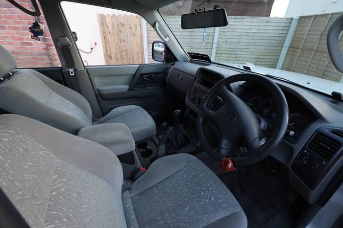 2000 Mitsubishi Pajero 3.5 V6 petrol