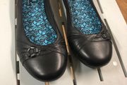 Black flat shoes