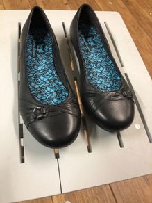 Black flat shoes