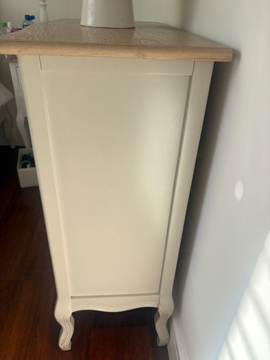 French style chest of drawers