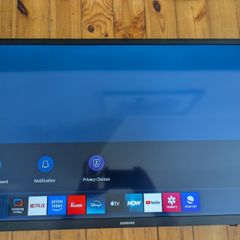 Samsung 32" HD smart tv