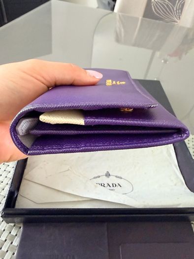Prada Wallet Authenitc