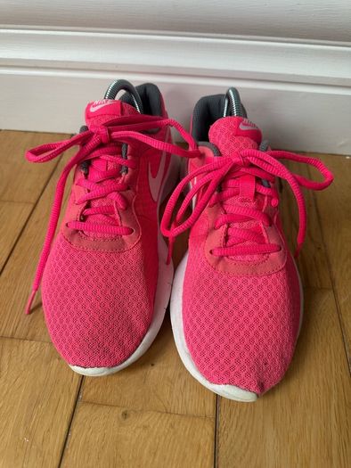 Pink Nike Tanjun