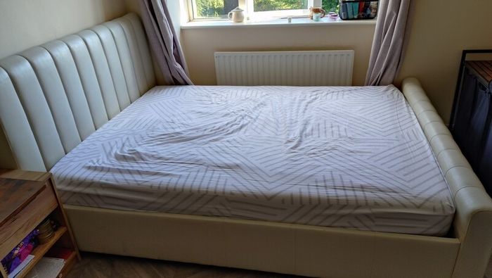 King sized bedframe