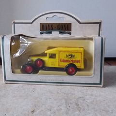 Lledo : Days Gone Collection - 1936 Packard Van , Colman's Mustard