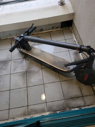 Electric scooter