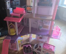 Barbie dream house